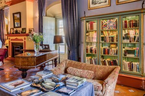 Royal Suite, 2 Bedrooms | Living area | Flat-screen TV - Casa Palacio de Carmona (Carmona)