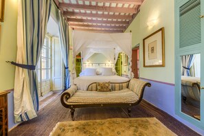 Royal Suite, 2 Bedrooms | Egyptian cotton sheets, premium bedding, in-room safe - Casa Palacio de Carmona (Carmona)
