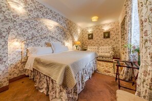Lakens van Egyptisch katoen, luxe beddengoed, een kluis op de kamer