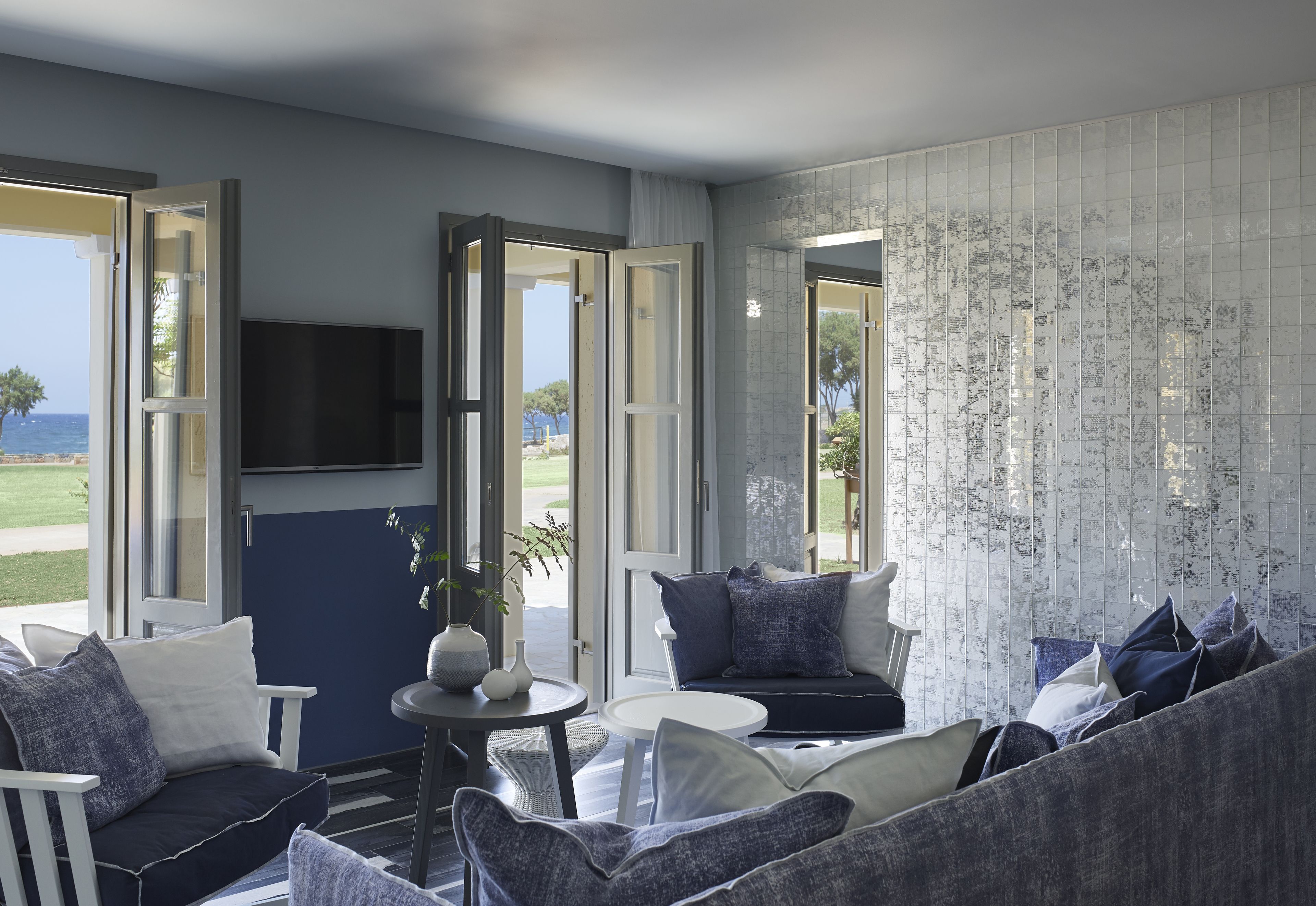 premier suite, 2 bedrooms, terrace, sea view | living room | flat-screen tv, ping pong