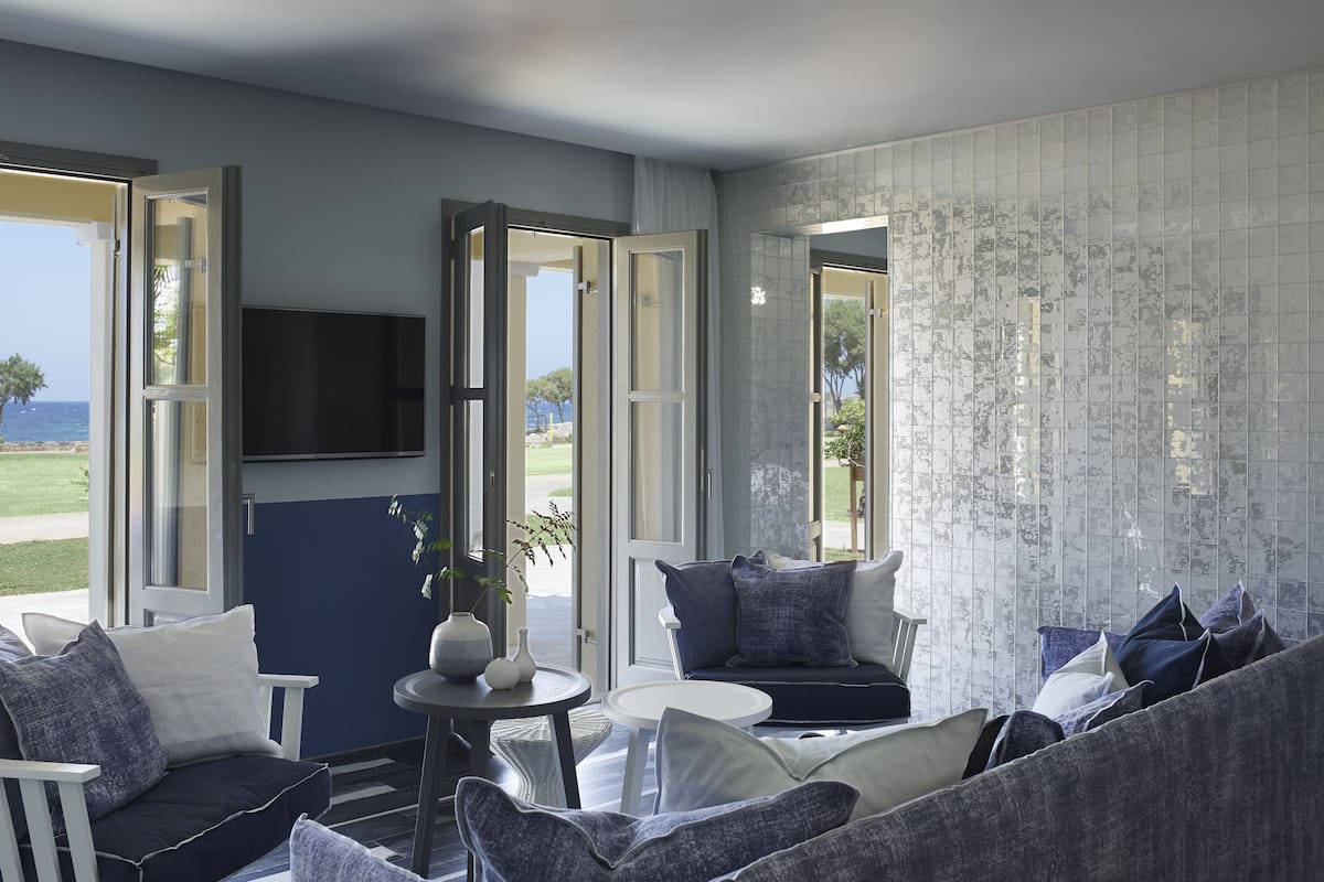 premier suite, 2 bedrooms, terrace, sea view | living room | flat-screen tv, ping pong