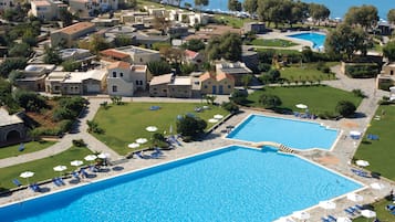 Indoor pool, 2 outdoor pools, pool umbrellas, sun loungers