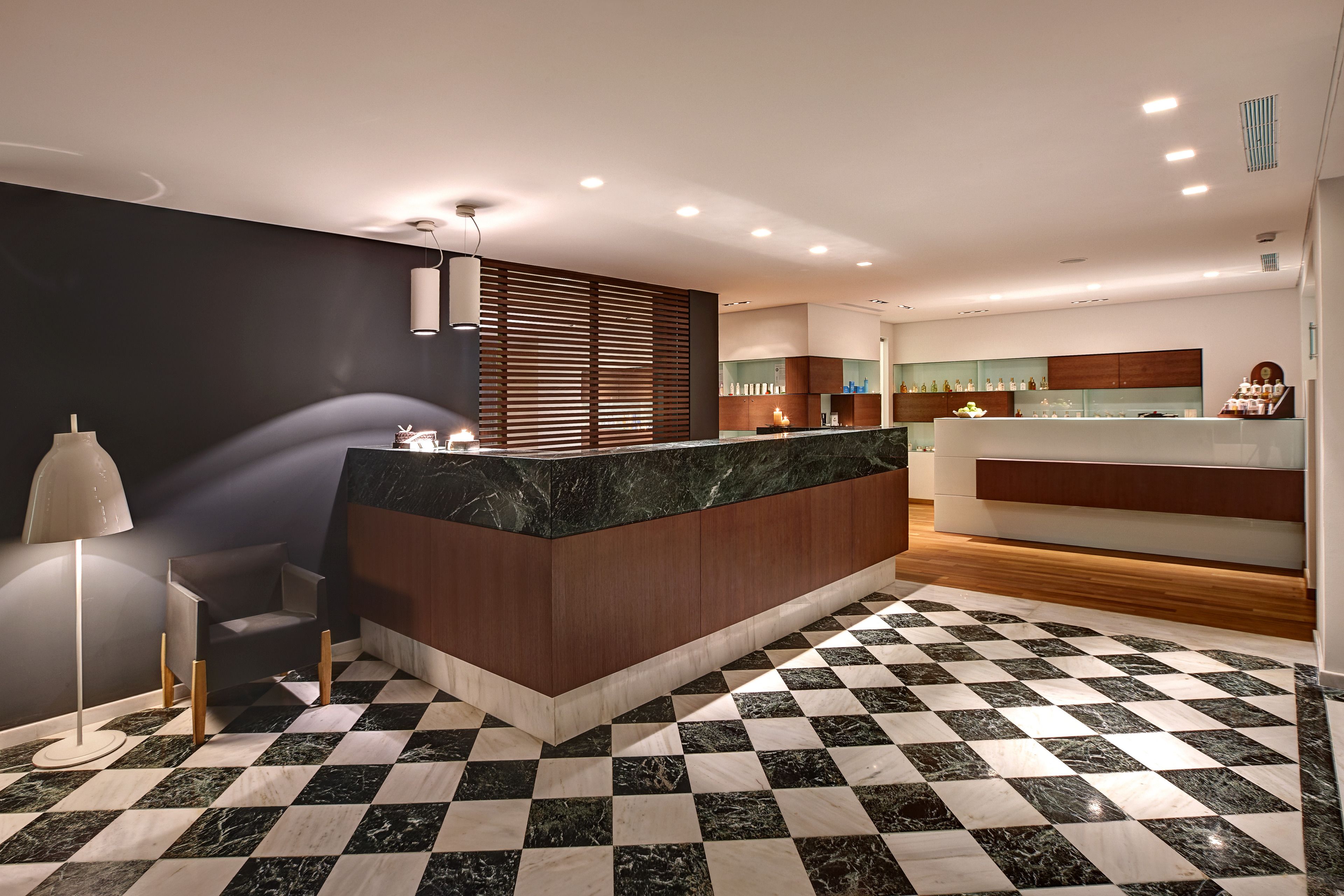 sauna, hot tub, body treatments, facials, massage/treatment rooms