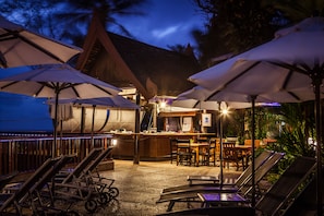Poolside bar
