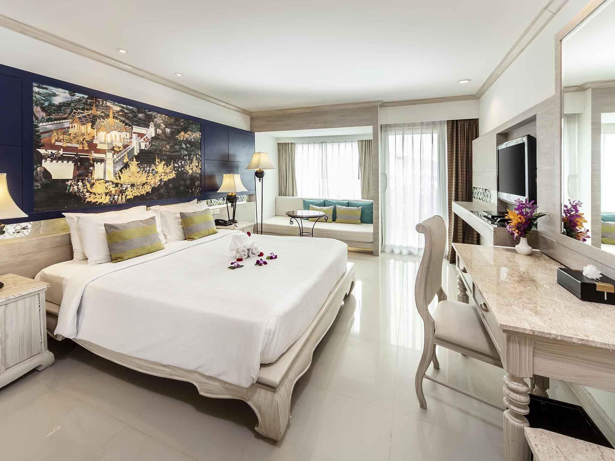 高级双人房, 1 张双人床 | 客房内保险箱、办公桌、笔记本电脑工作区、遮光窗帘