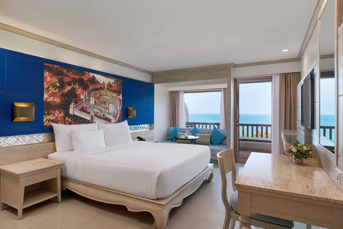 Deluxe Double Room, 1 Double Bed, Balcony, Sea View | In-room safe, desk, laptop workspace, blackout drapes