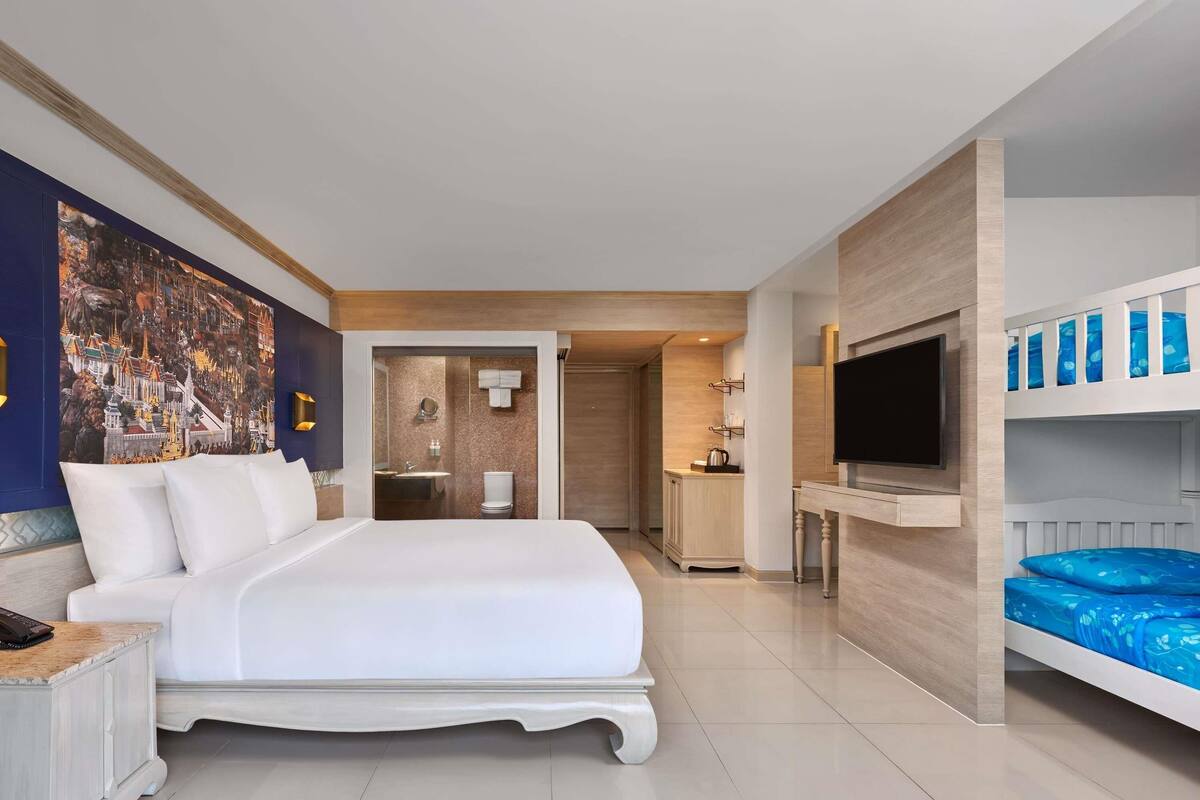 Family Room, 1 Double bed, 1 Bunk bed | In-room safe, desk, laptop workspace, blackout drapes