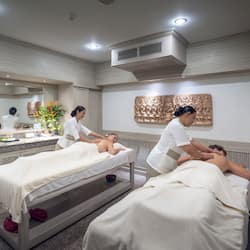 Sale per trattamenti di coppia, aromaterapia, massaggi “deep tissue”
