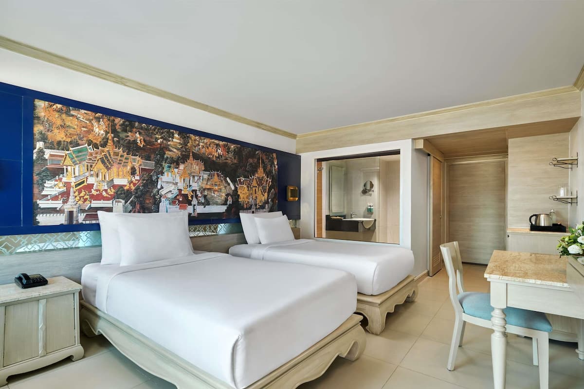 Deluxe Room, 2 Single Beds, Garden View | In-room safe, desk, laptop workspace, blackout curtains