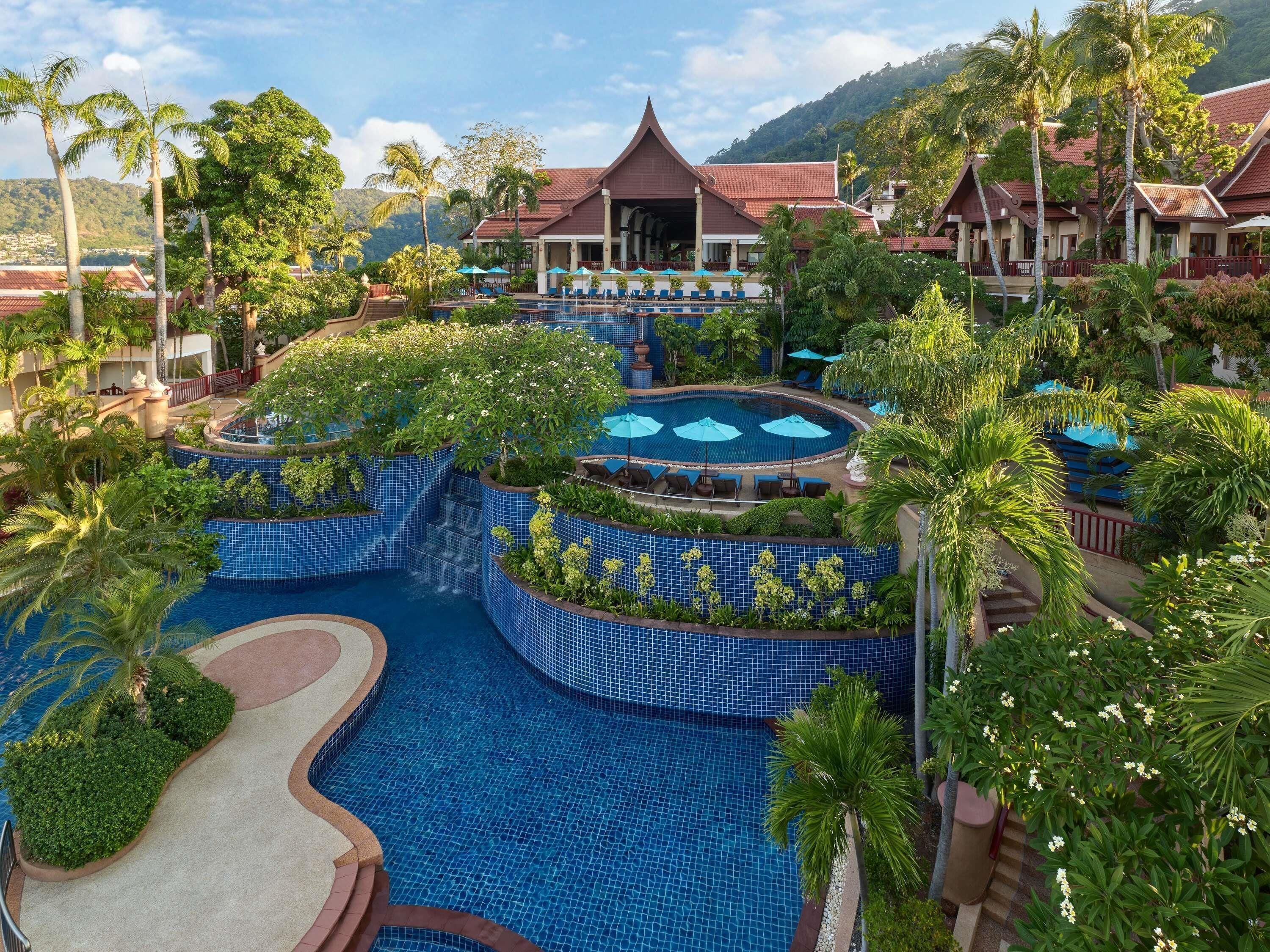 Deluxe Room, 1 King Bed, Pool Access | Exterior