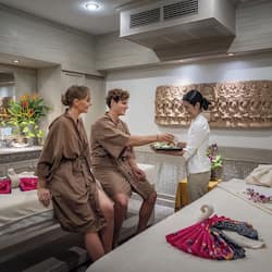 Sale per trattamenti di coppia, aromaterapia, massaggi “deep tissue”