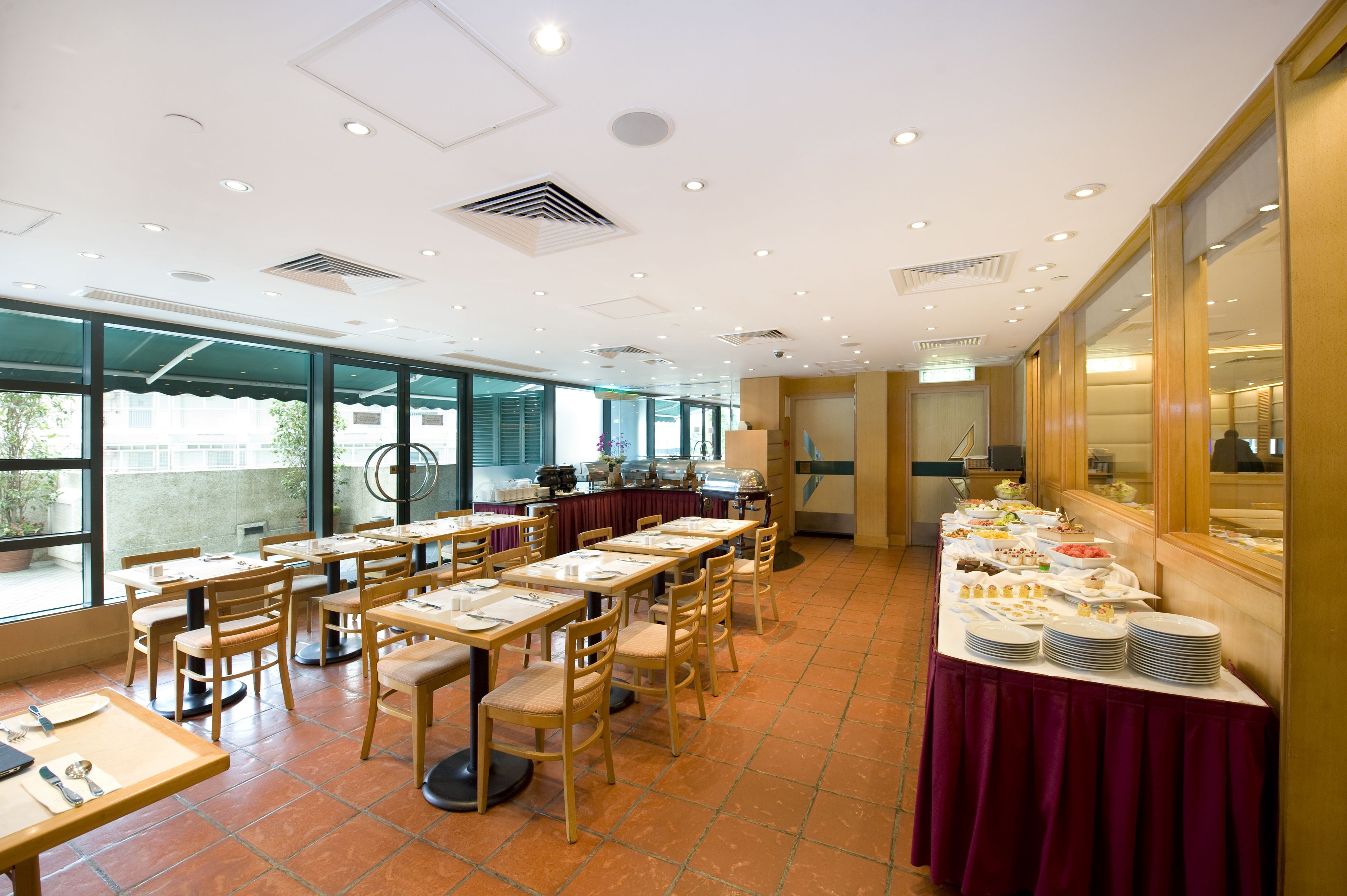 breakfast, lunch, dinner served; international cuisine