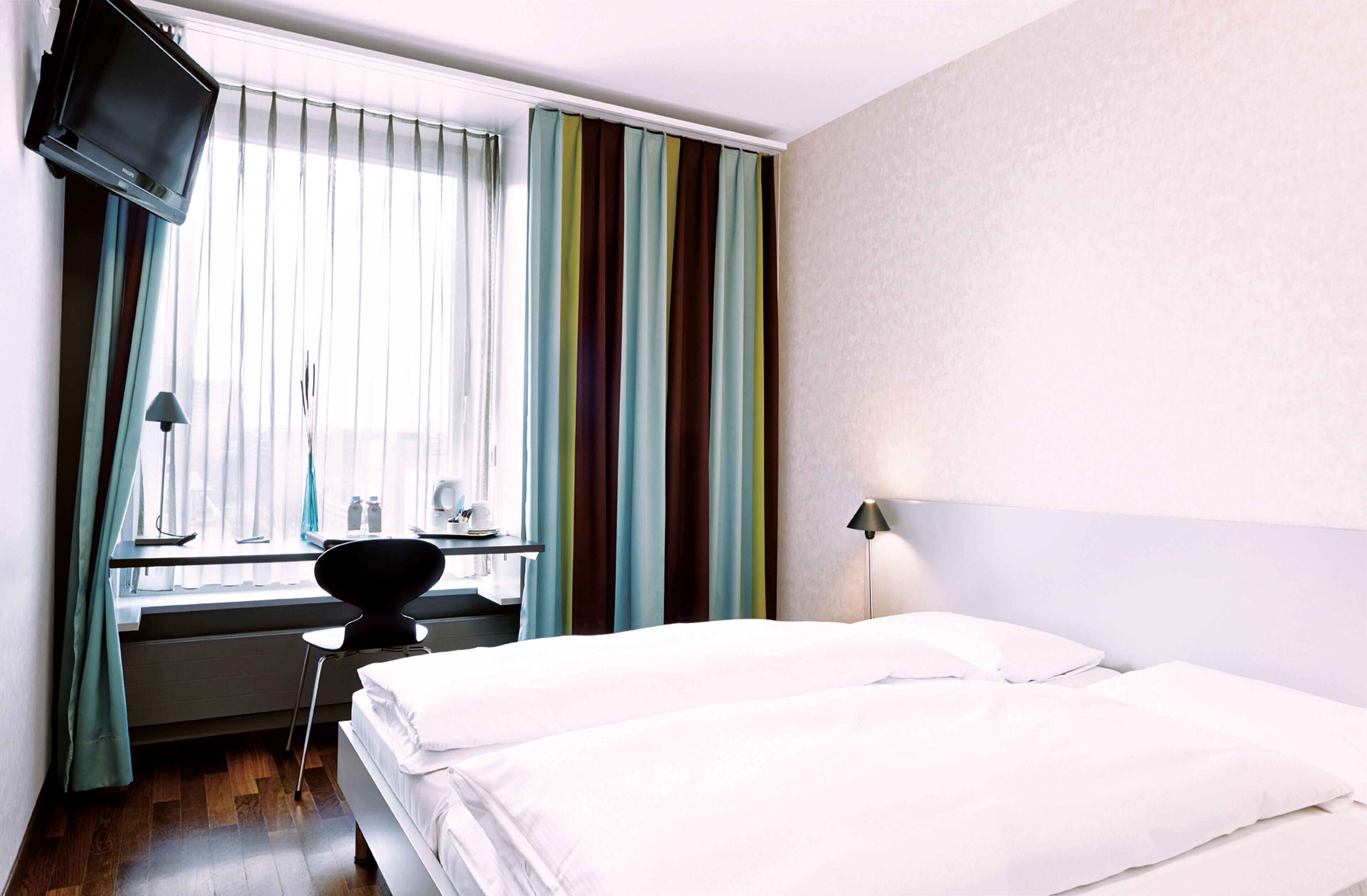 standard double room | egyptian cotton sheets, hypo-allergenic bedding, in-room safe, desk