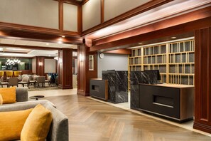 Lobby - La Quinta Inn & Suites by Wyndham Madison American Center (Madison)