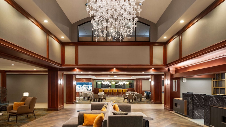 La Quinta Inn & Suites by Wyndham Madison American Center