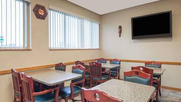 Free daily continental breakfast