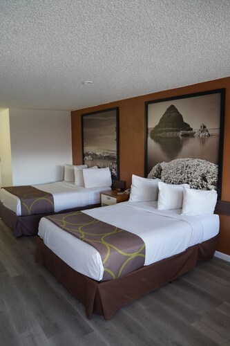 Super 8 by Wyndham Fernley