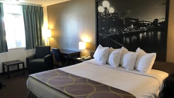 Hypo-allergenic bedding, in-room safe, desk, blackout curtains
