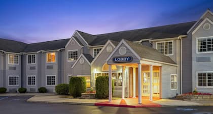 Microtel Inn by Wyndham Albany Airport