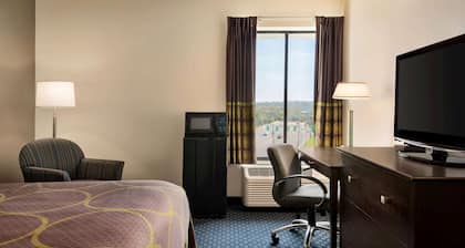Super 8 by Wyndham Liverpool/Syracuse North Airport