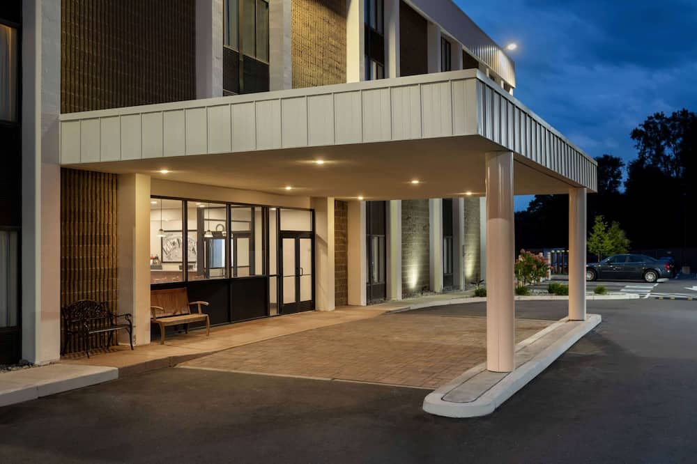 Super 8 by Wyndham Liverpool/Syracuse North Airport