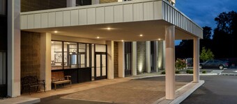 Super 8 by Wyndham Liverpool/Syracuse North Airport