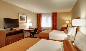Desk, blackout drapes, iron/ironing board, free WiFi - The Hotel Salem (Salem)