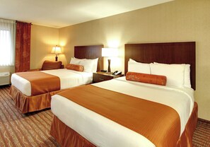 2 Queen Beds (Dog Friendly) | Desk, blackout drapes, iron/ironing board, free WiFi - The Hotel Salem (Salem)