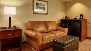 スタンダード ルーム キングベッド 1 台 | デスク、遮光カーテン、アイロン / アイロン台、WiFi (無料)