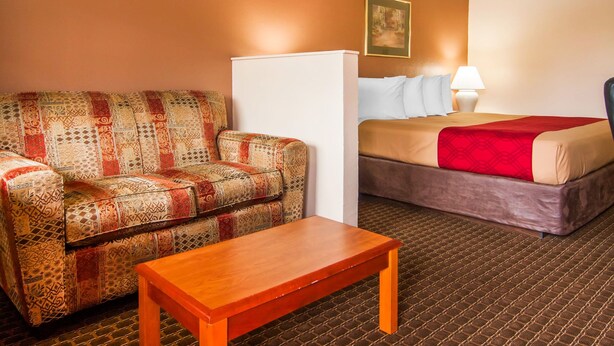 Unclassified image, 1 of 15, button - Econo Lodge Inn & Suites Hillsboro - Portland West (Hillsboro)