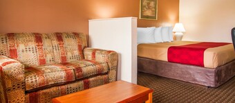 Econo Lodge Inn & Suites Hillsboro - Portland West