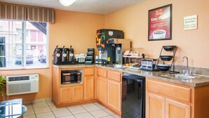 Unclassified image, 4 of 15, button - Econo Lodge Inn & Suites Hillsboro - Portland West (Hillsboro)