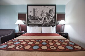 Pillowtop beds, desk, laptop workspace, blackout drapes - Quality Inn Wenatchee/Leavenworth (Wenatchee)