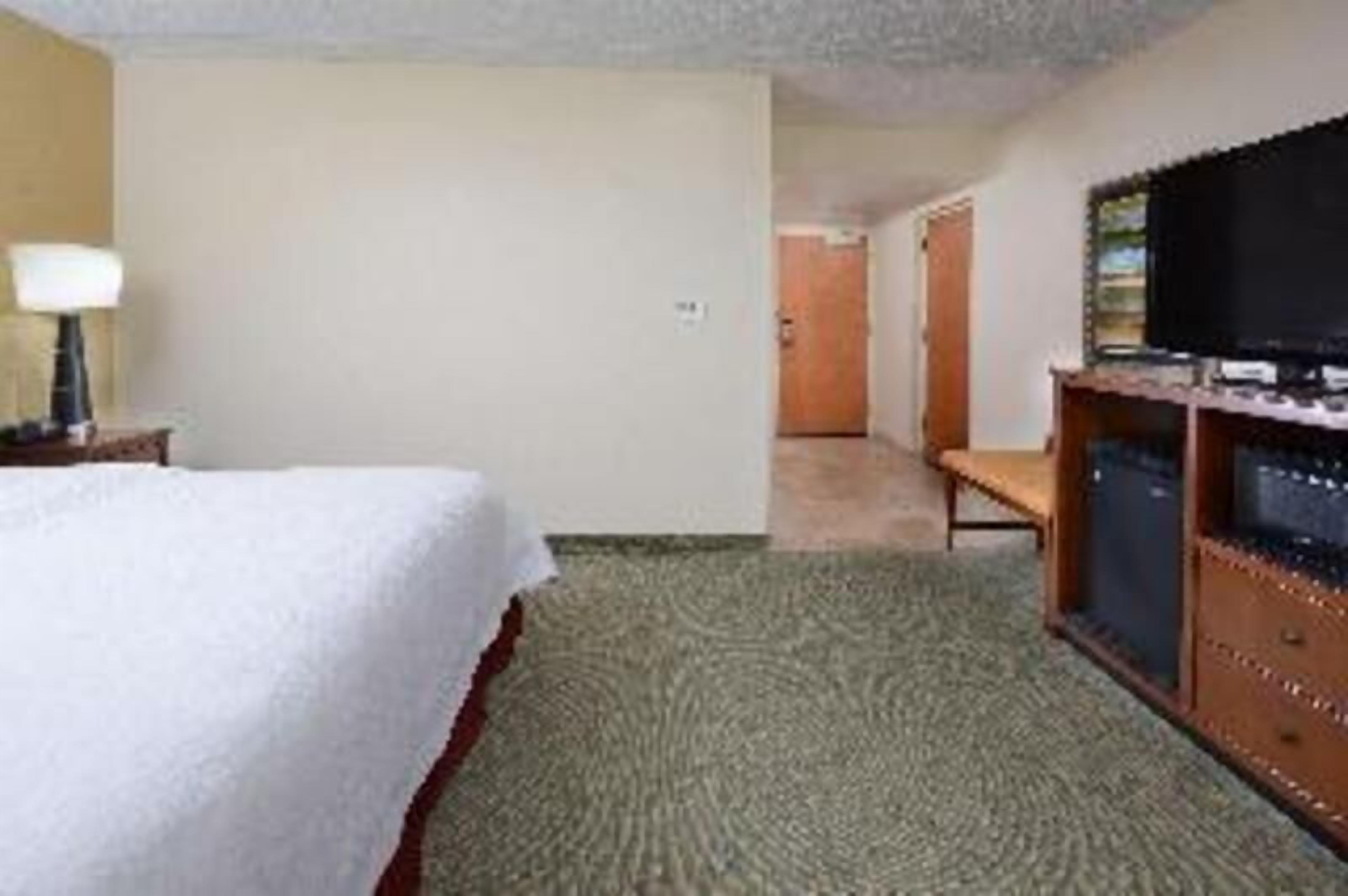 Premium bedding, pillow-top beds, in-room safe, desk
