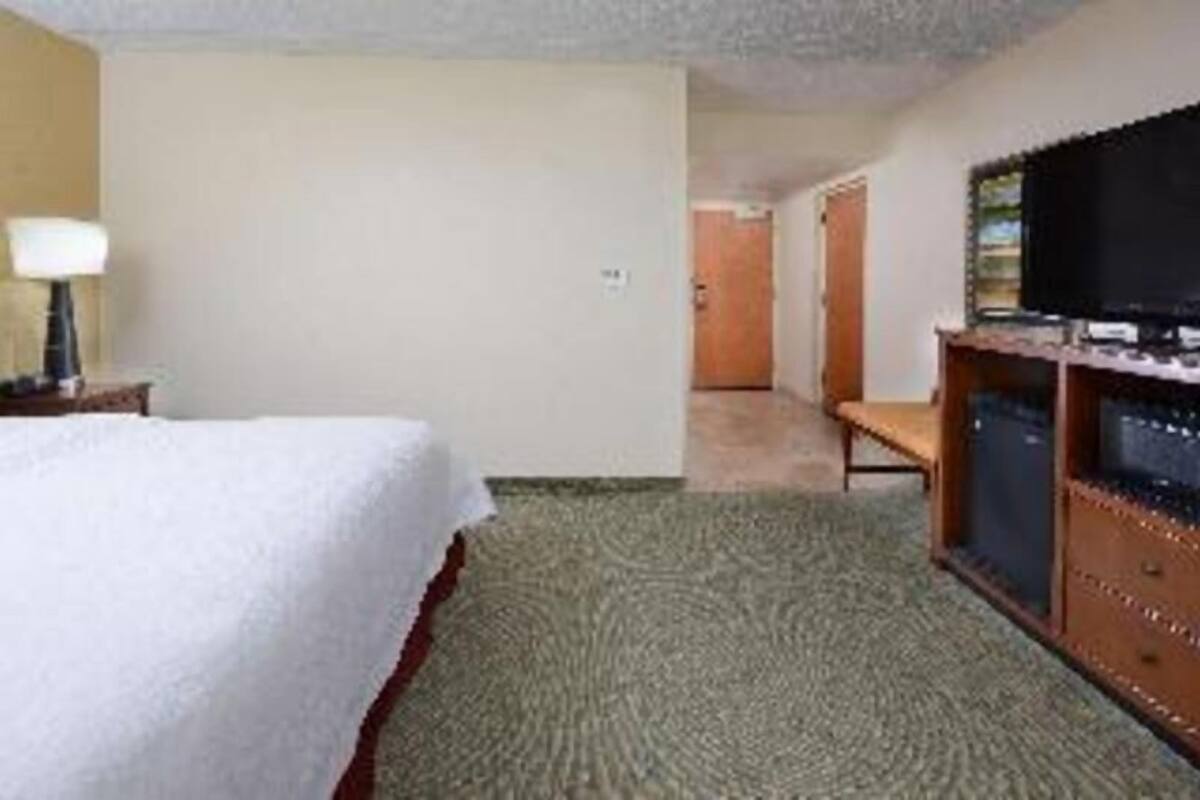 Premium bedding, pillow-top beds, in-room safe, desk