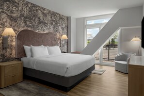 Grand Suite, 1 King Bed (with Terrace Access) | Premium bedding, pillowtop beds, desk, laptop workspace