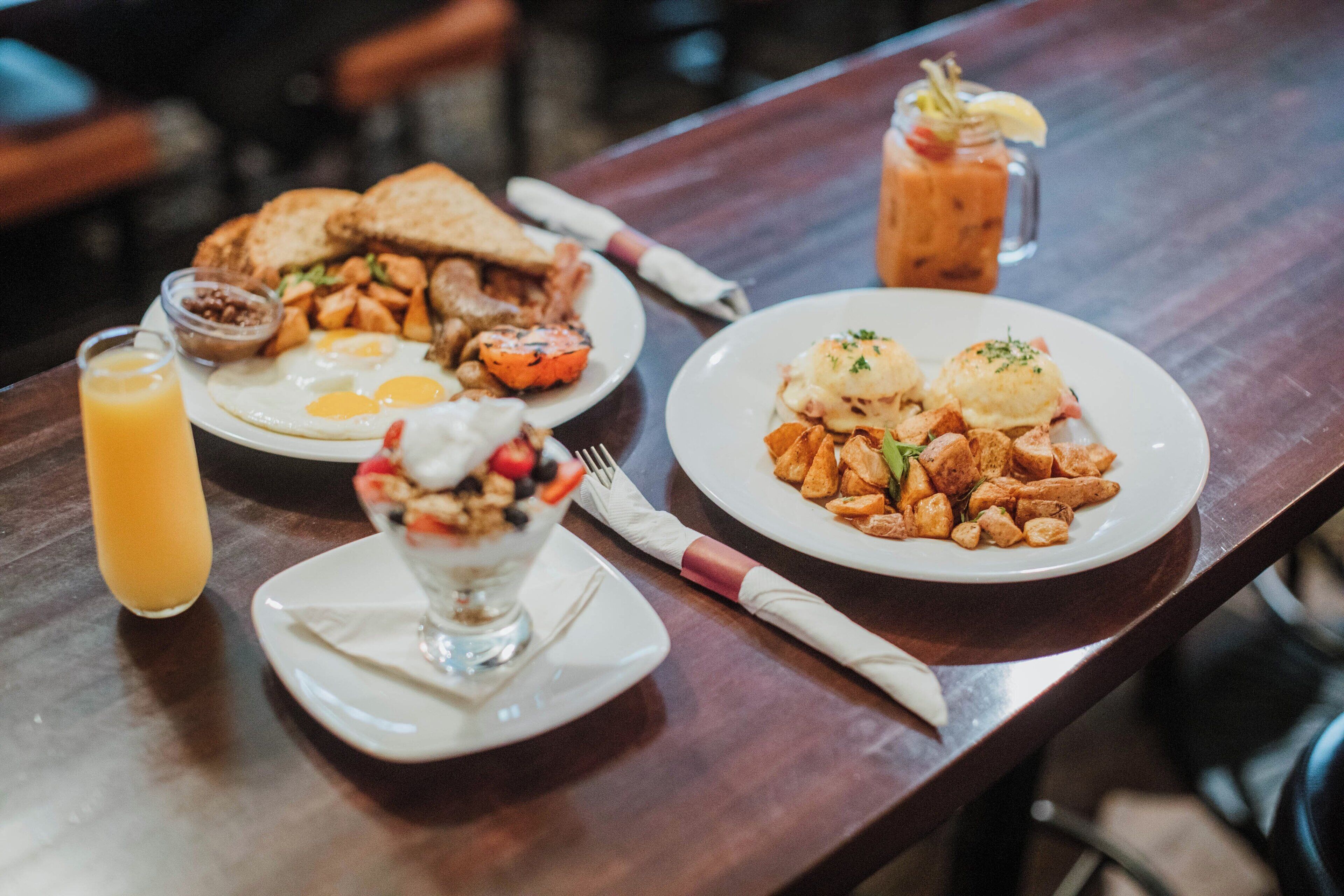 daily full breakfast (usd 17 per person)