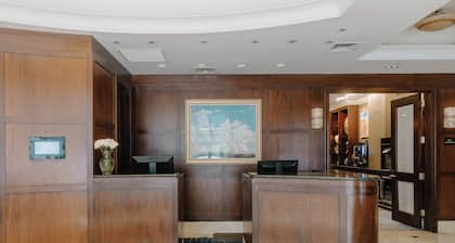 Club Quarters Hotel Faneuil Hall, Boston