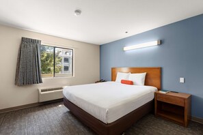 Standard King | Individually furnished, desk, blackout curtains, iron/ironing board