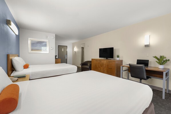 Individually furnished, desk, blackout curtains, iron/ironing board - Good Nite Inn Fremont (Fremont)