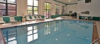 Quality Inn & Suites Somerset Downtown