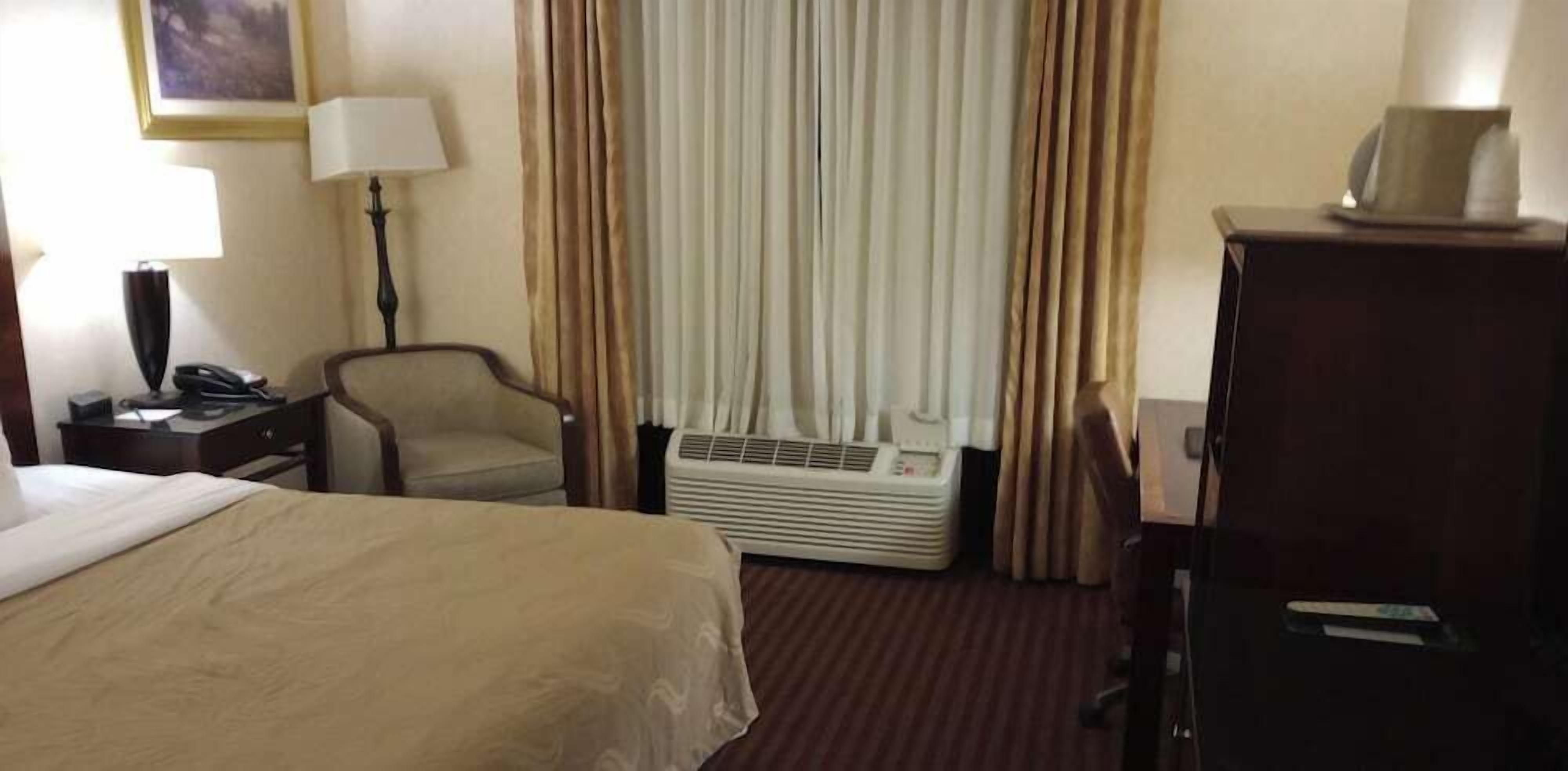 Desk, iron/ironing board, rollaway beds, free WiFi