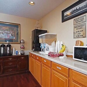 Free continental breakfast
