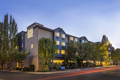 Silver Cloud Inn - NW Portland