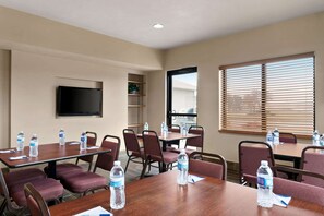 Meeting facility - Baymont by Wyndham Sioux Falls West (67058) Sioux/ Near Airport (Sioux Falls)
