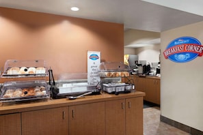 Free daily continental breakfast