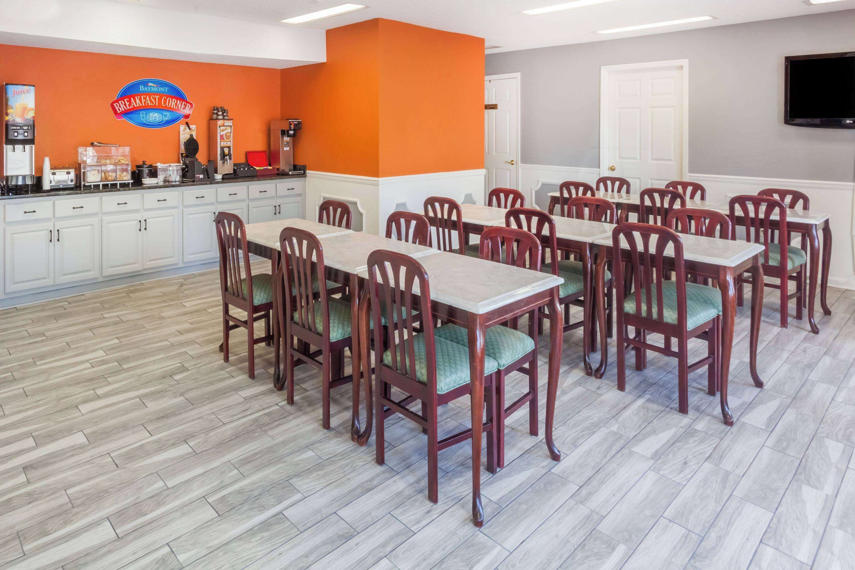 Free daily buffet breakfast