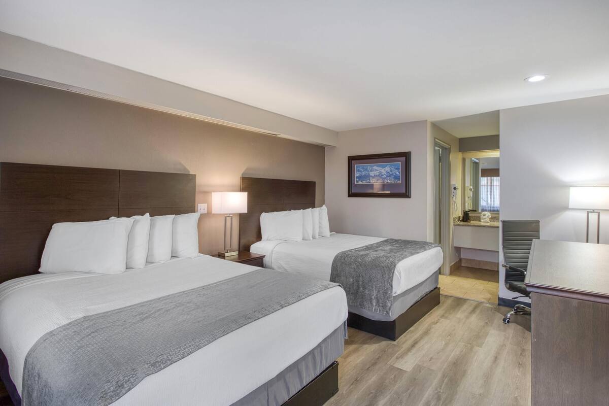 Standard Room, 2 Queen Beds, Non Smoking