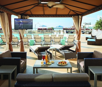 Outdoor pool amenities at Harrahs Gulf Coast