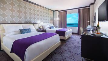 Premium bedding, in-room safe, desk, laptop workspace
